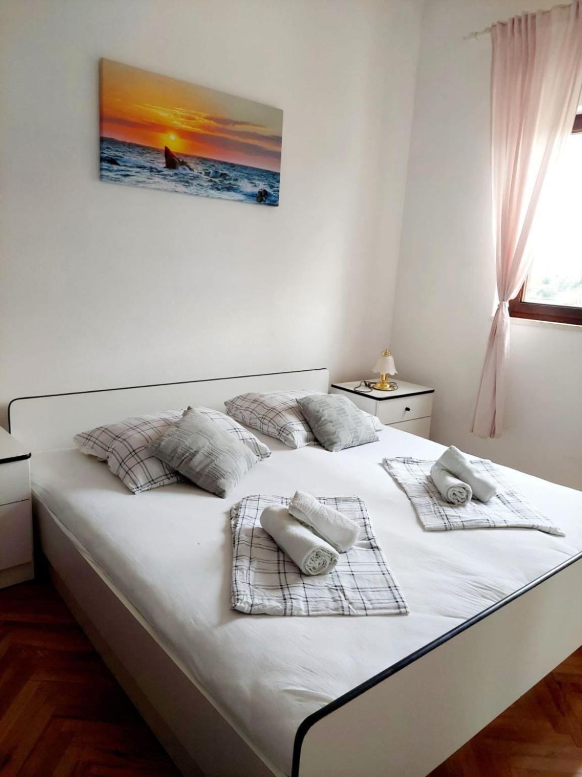 Apartments Pavao ポスティレ エクステリア 写真