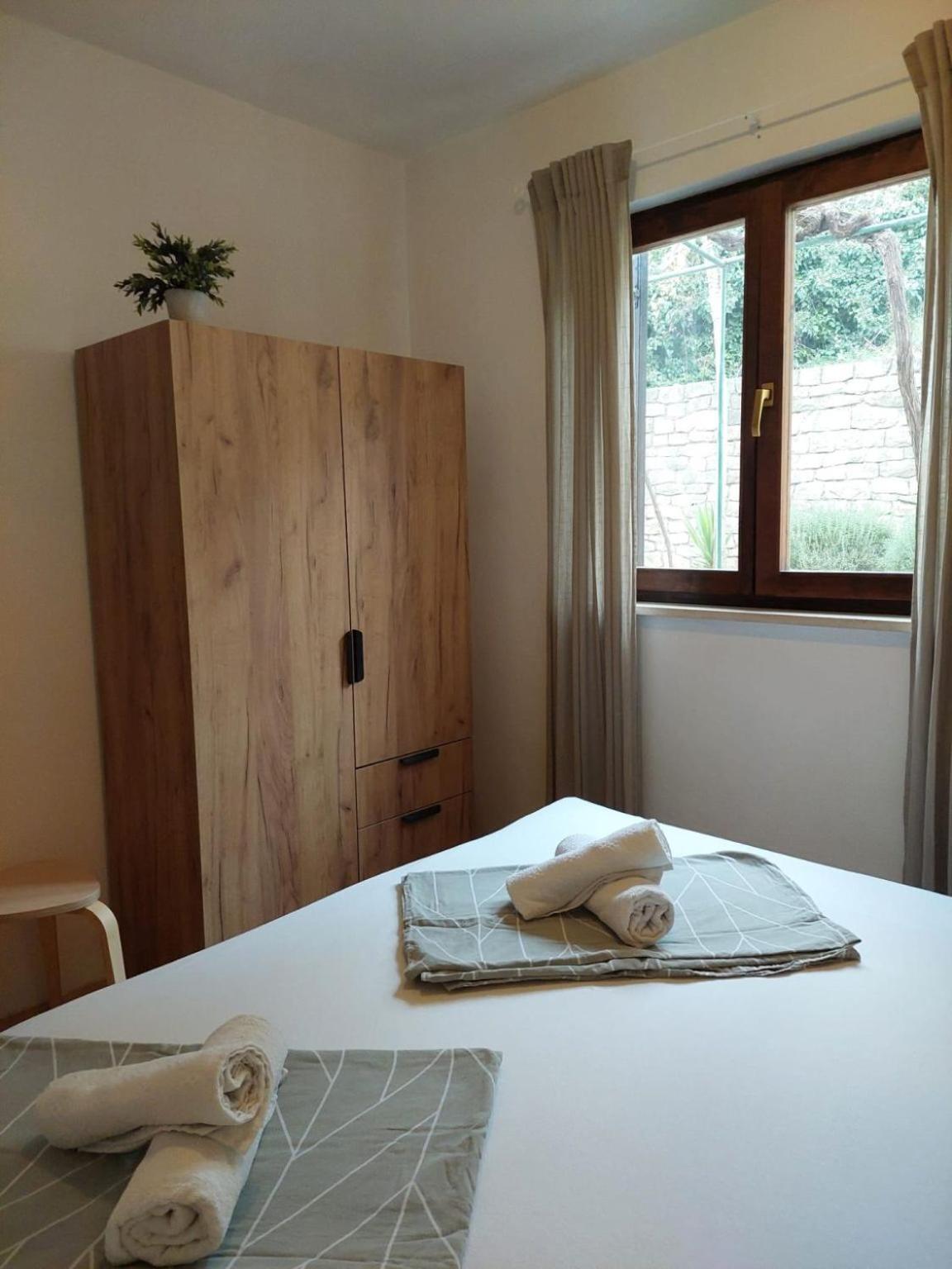 Apartments Pavao ポスティレ エクステリア 写真