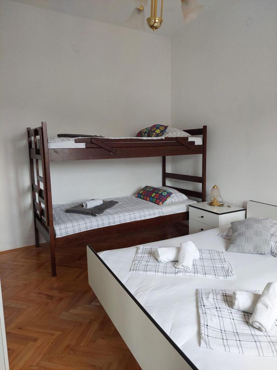Apartments Pavao ポスティレ エクステリア 写真
